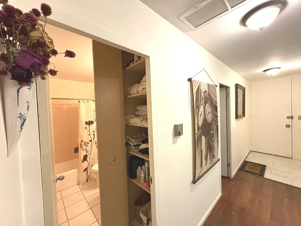 21 West Goethe Street Chicago IL 60610