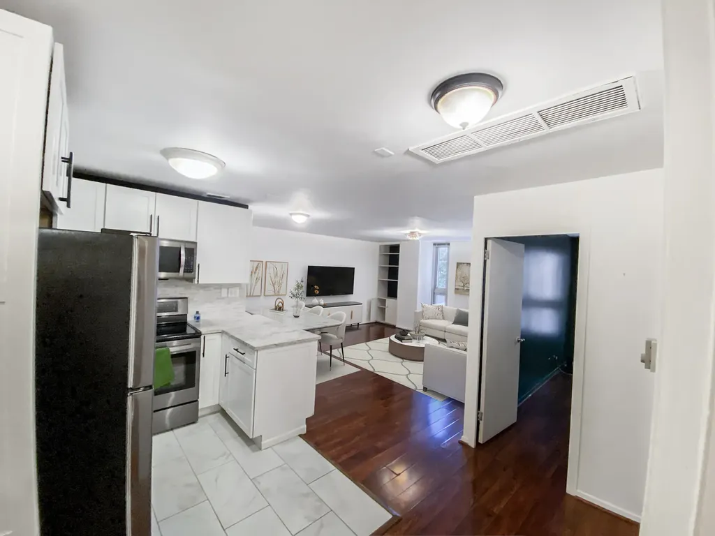 21 West Goethe Street Chicago IL 60610