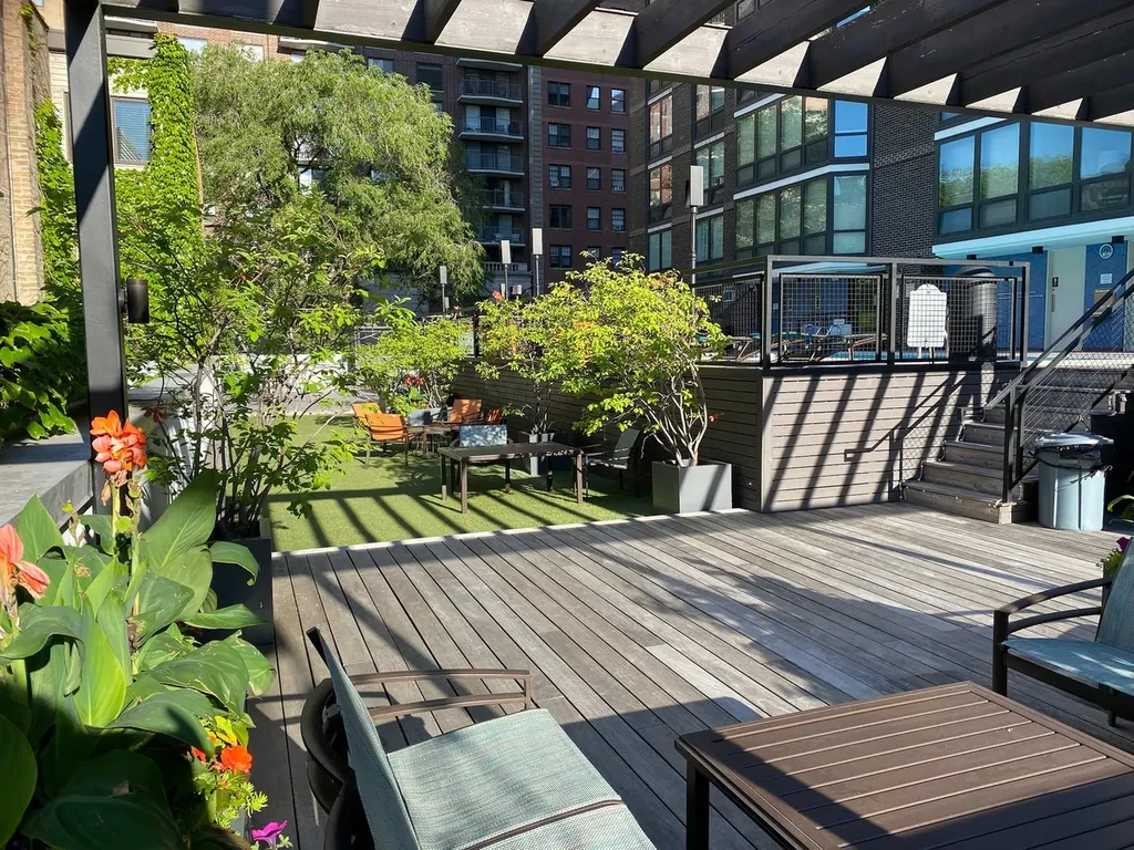 21 West Goethe Street Chicago IL 60610