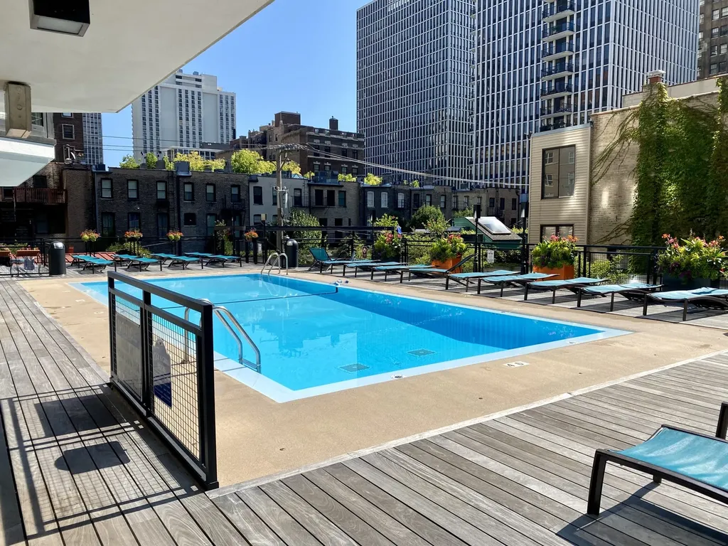 21 West Goethe Street Chicago IL 60610