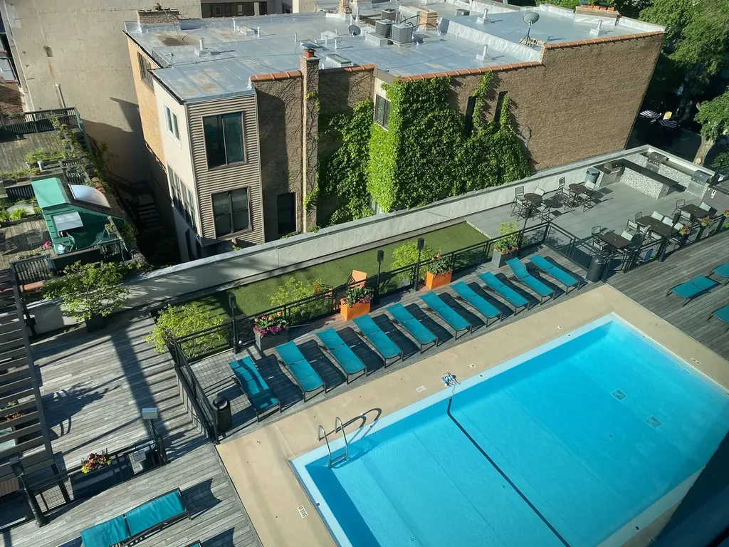 21 West Goethe Street Chicago IL 60610