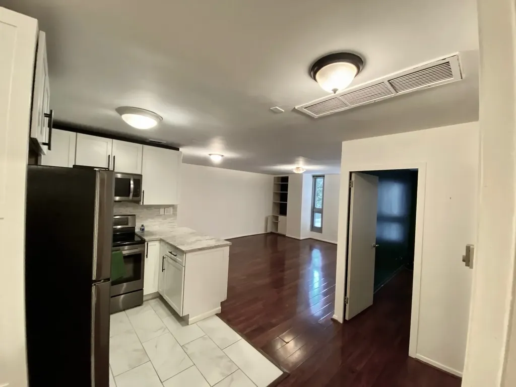 21 West Goethe Street Chicago IL 60610