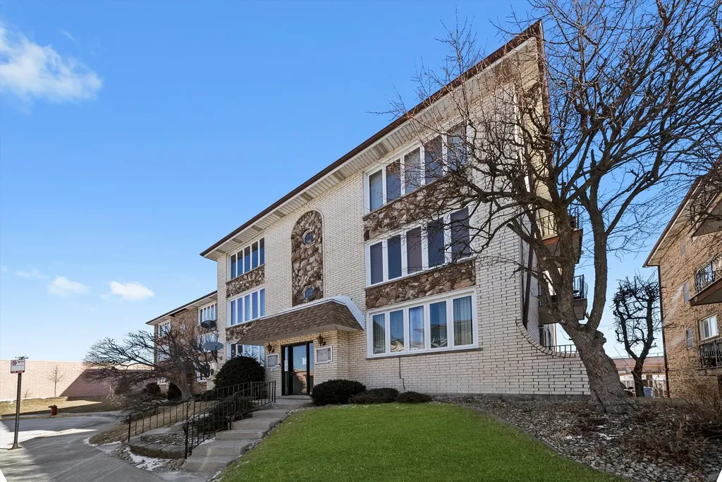 6237 South Newland Avenue Chicago IL 60638