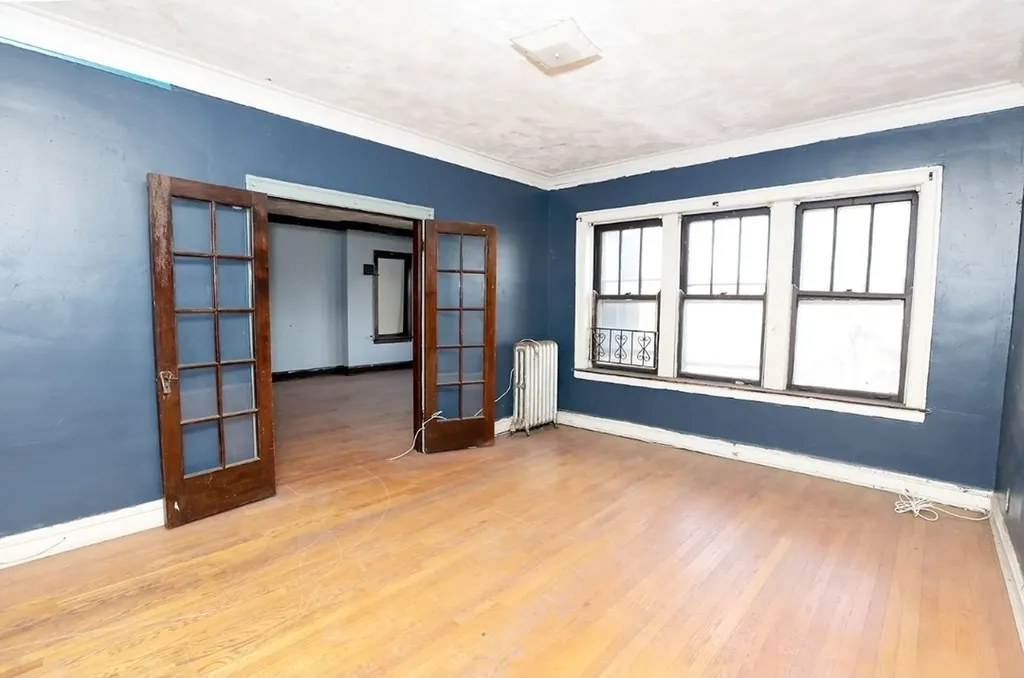 7712 South Ridgeland Avenue Chicago IL 60649