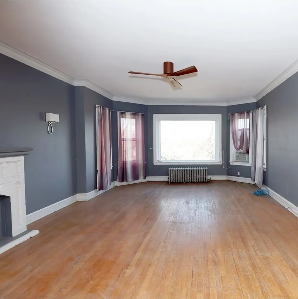 7712 South Ridgeland Avenue Chicago IL 60649