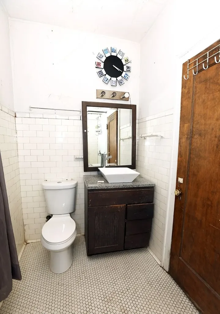 7712 South Ridgeland Avenue Chicago IL 60649