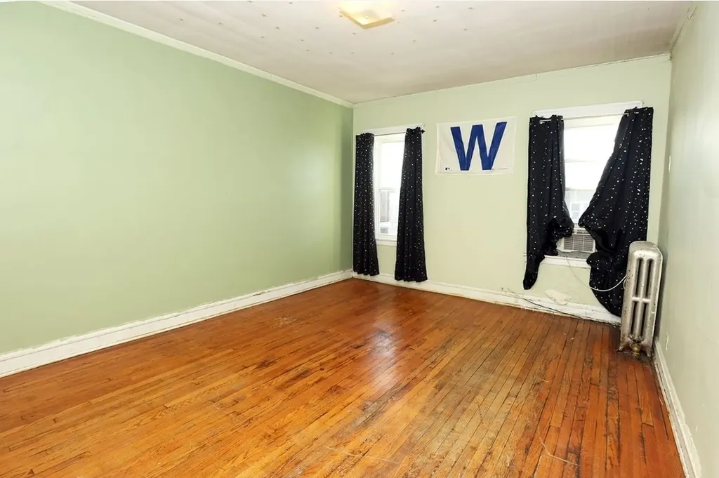 7712 South Ridgeland Avenue Chicago IL 60649
