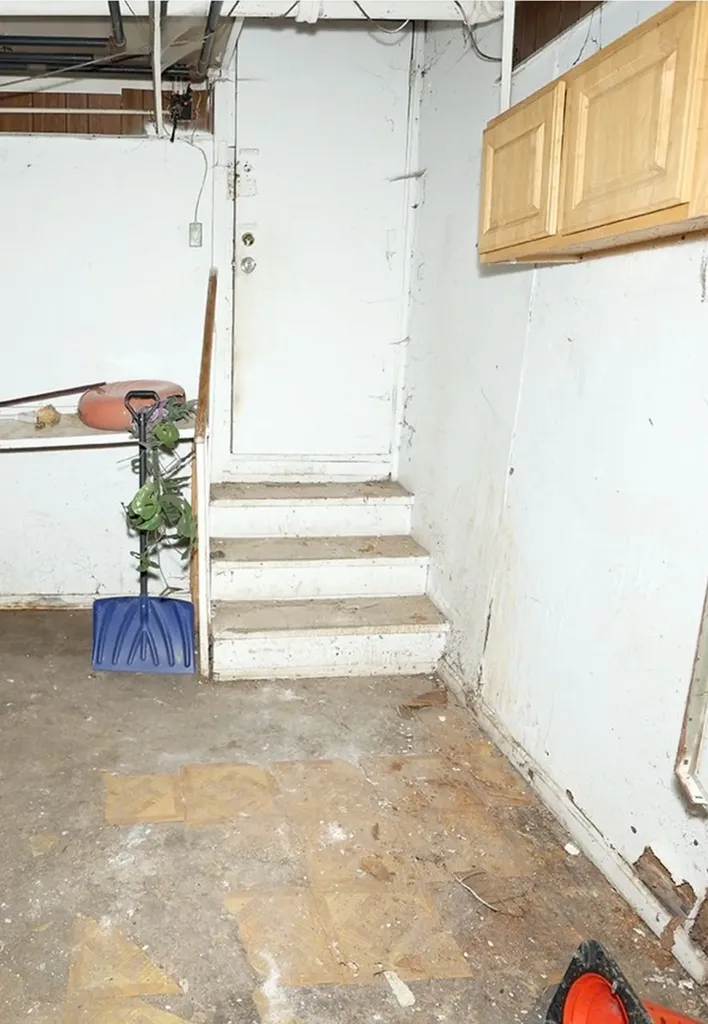 7712 South Ridgeland Avenue Chicago IL 60649
