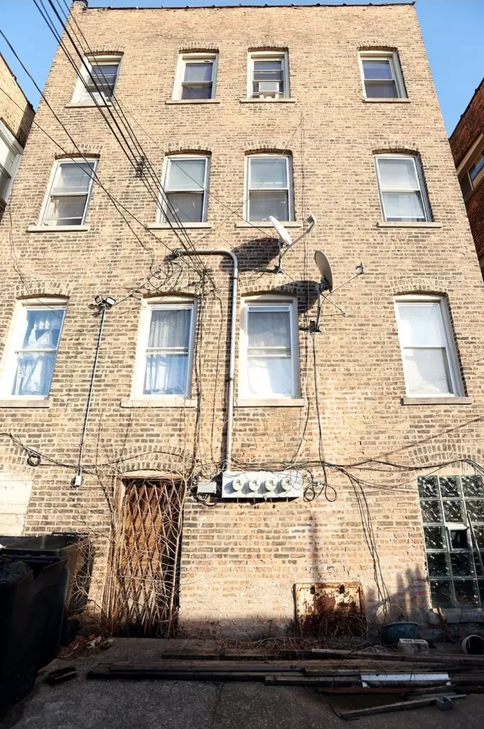 7712 South Ridgeland Avenue Chicago IL 60649