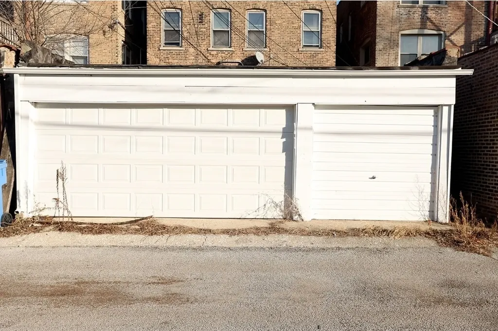 7712 South Ridgeland Avenue Chicago IL 60649