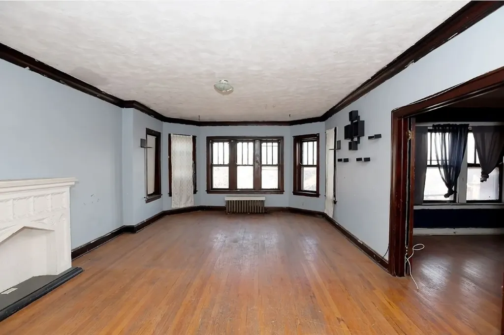 7712 South Ridgeland Avenue Chicago IL 60649