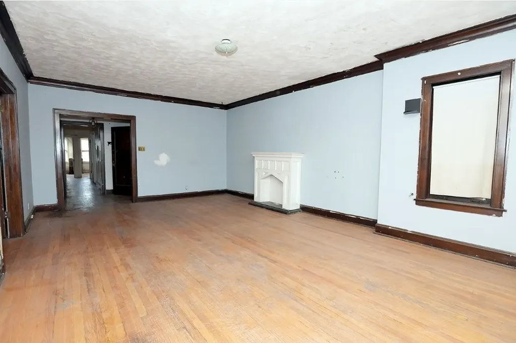 7712 South Ridgeland Avenue Chicago IL 60649