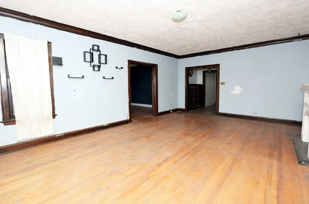 7712 South Ridgeland Avenue Chicago IL 60649