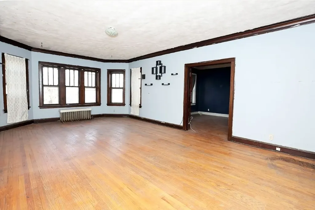 7712 South Ridgeland Avenue Chicago IL 60649