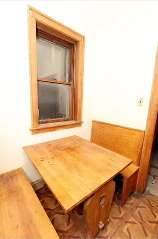 7712 South Ridgeland Avenue Chicago IL 60649