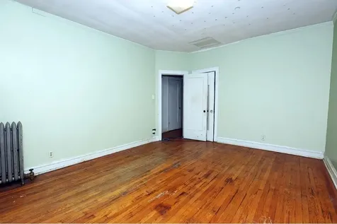 7712 South Ridgeland Avenue Chicago IL 60649