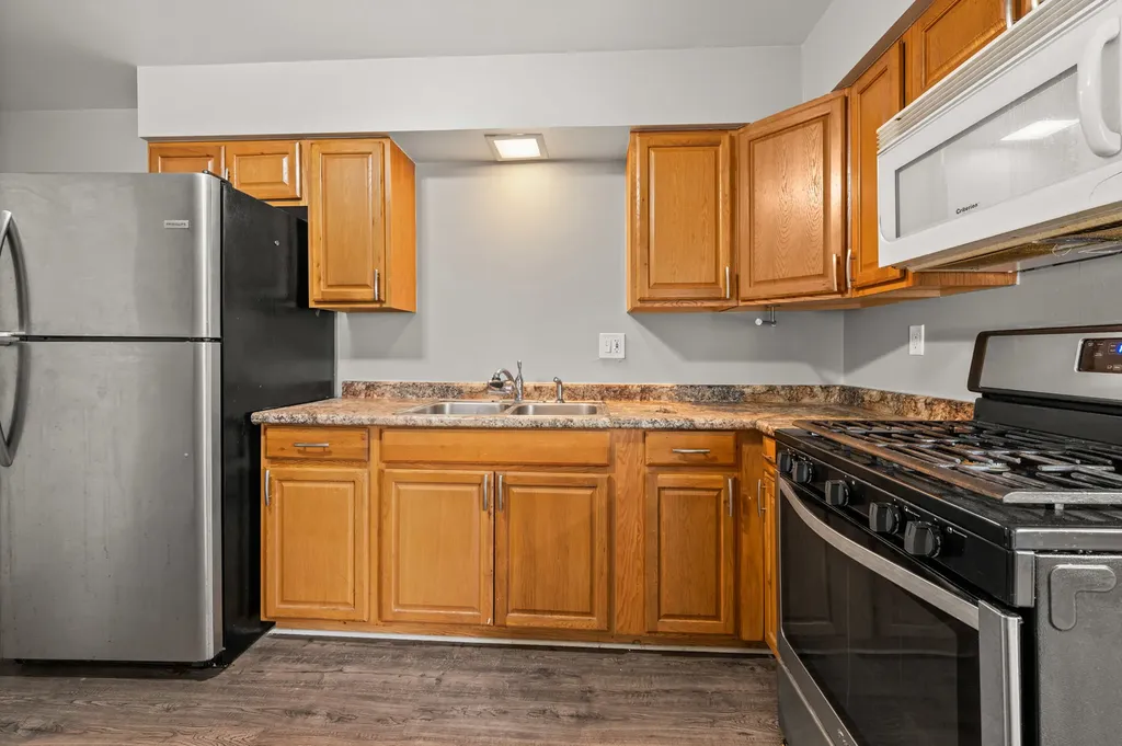 304 Hankes Avenue Aurora IL 60505
