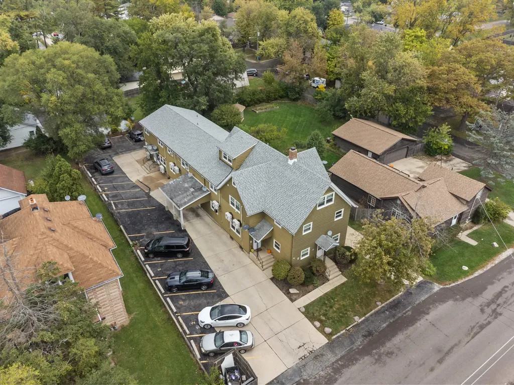 304 Hankes Avenue Aurora IL 60505