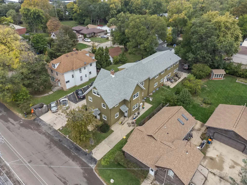 304 Hankes Avenue Aurora IL 60505