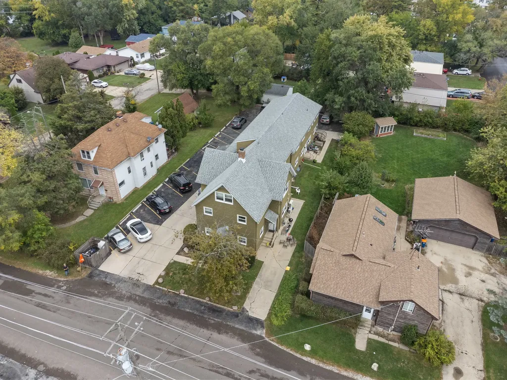 304 Hankes Avenue Aurora IL 60505