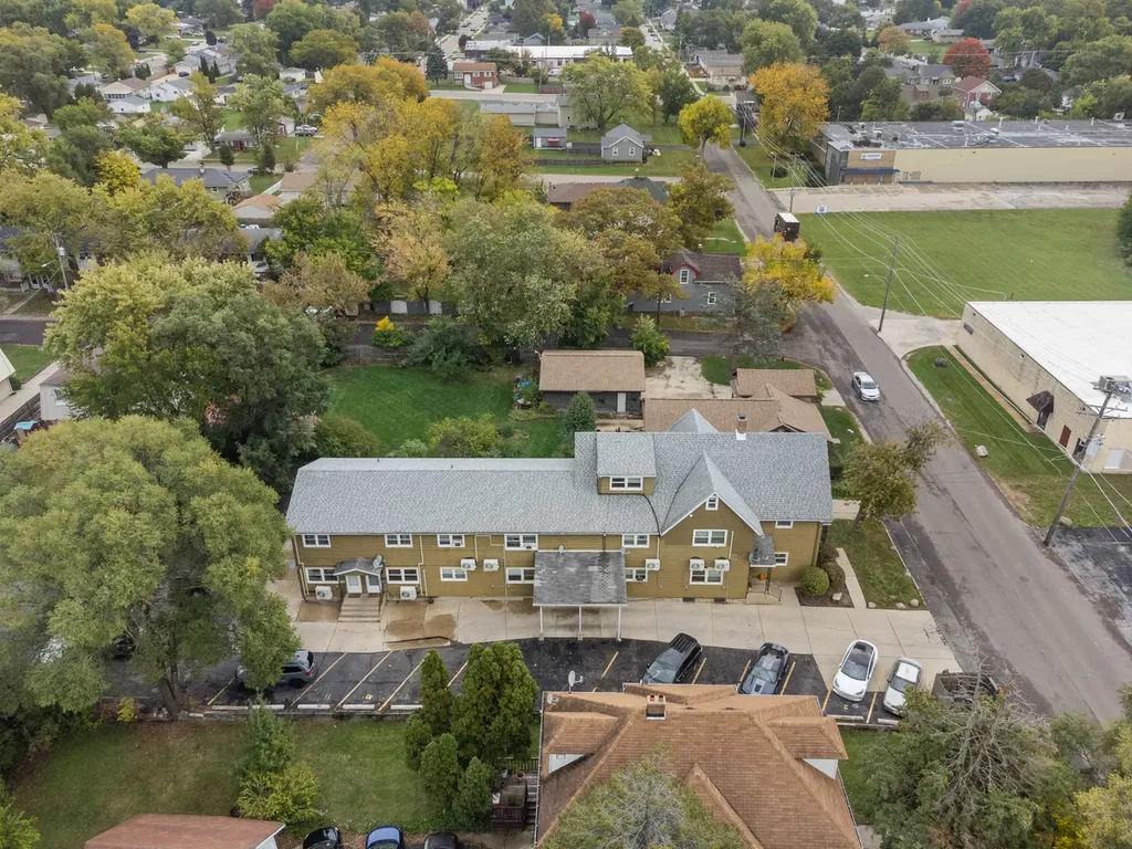 304 Hankes Avenue Aurora IL 60505