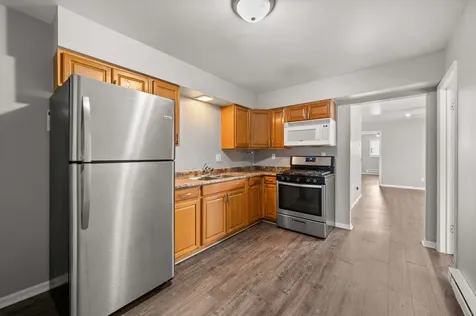 304 Hankes Avenue Aurora IL 60505