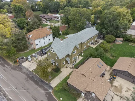 304 Hankes Avenue Aurora IL 60505