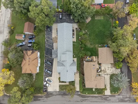 304 Hankes Avenue Aurora IL 60505