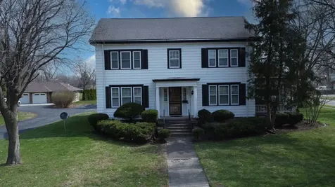 454 South 5th Street Watseka IL 60970