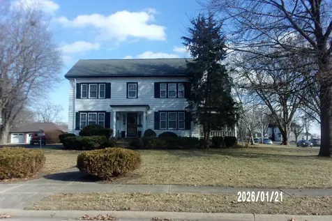 454 South 5th Street Watseka IL 60970