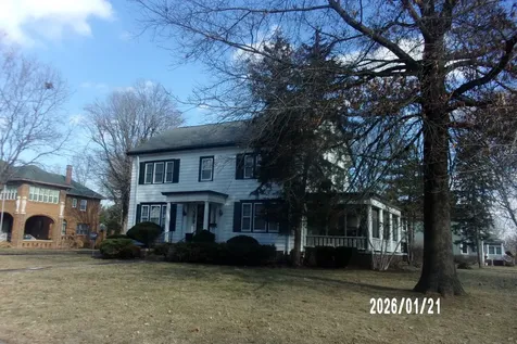 454 South 5th Street Watseka IL 60970