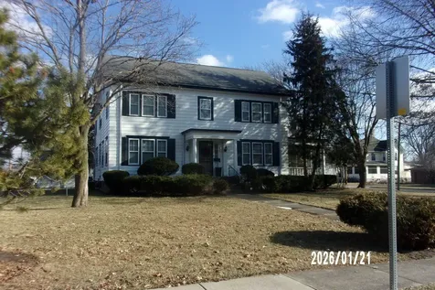 454 South 5th Street Watseka IL 60970