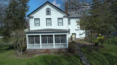 454 South 5th Street Watseka IL 60970