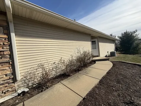 1709 Timber Wolf Lane Mahomet IL 61853