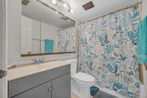 18559 Escanaba Avenue Lansing IL 60438
