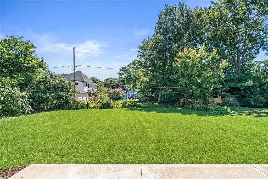 520 North Sleight Street Naperville IL 60563