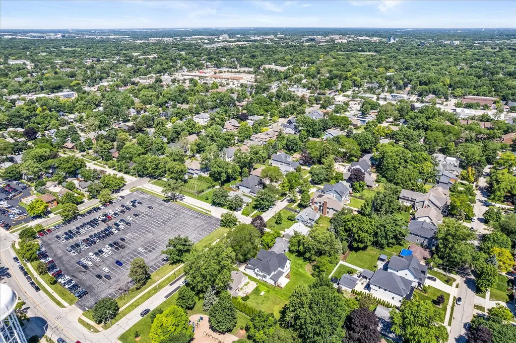 520 North Sleight Street Naperville IL 60563