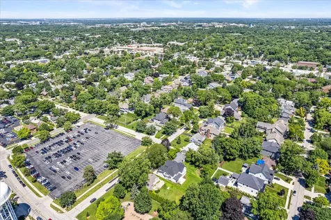 520 North Sleight Street Naperville IL 60563