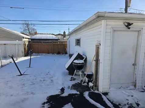 4241 Ruby Street Schiller Park IL 60176
