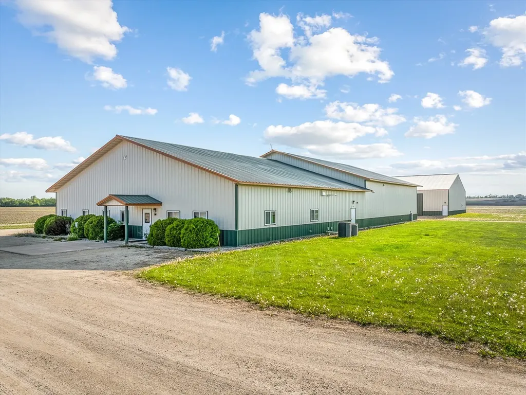 11635 Wange Road Capron IL 61012