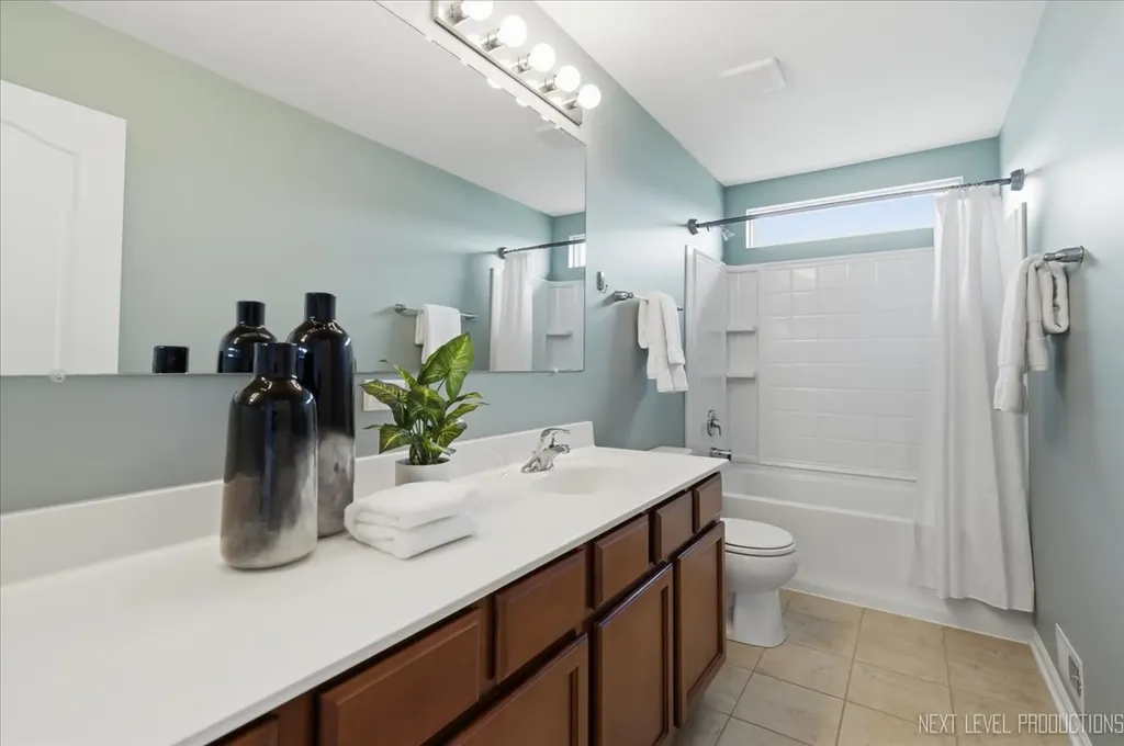 5734 Oak Ridge Way Lisle IL 60532