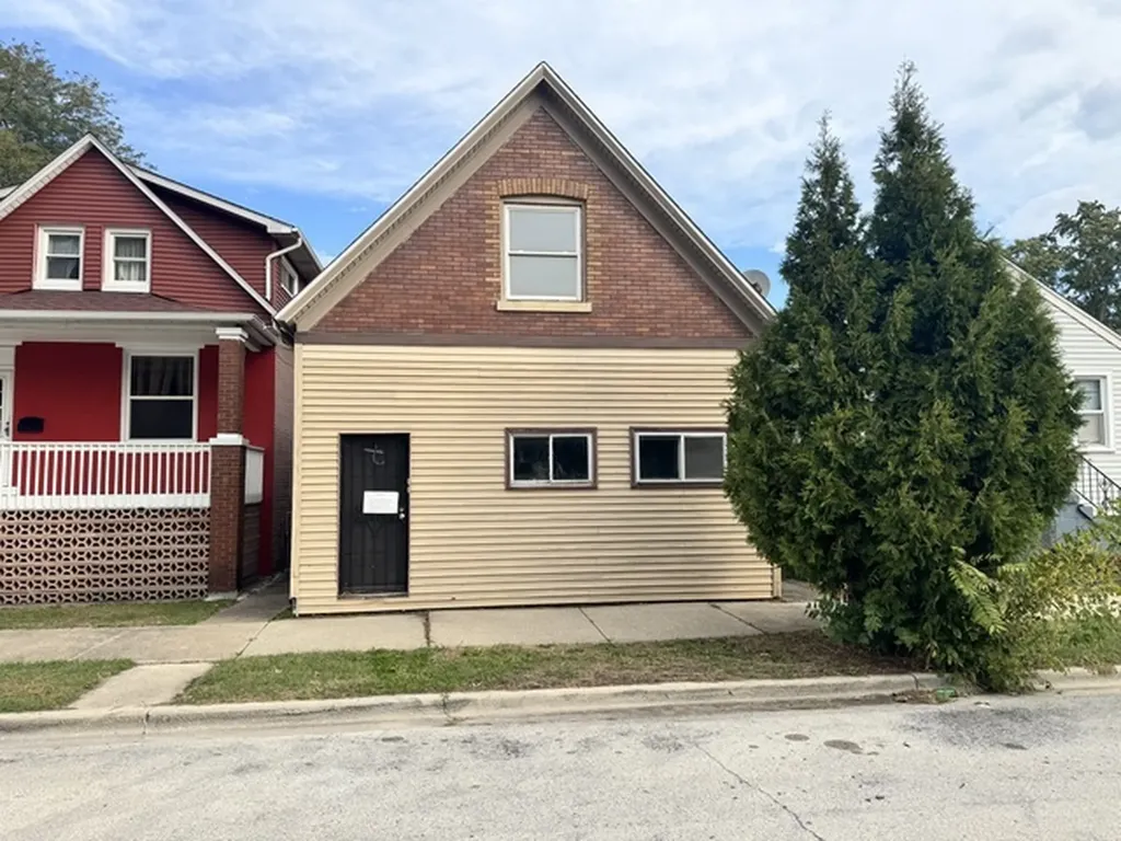 304 155TH Place Calumet City IL 60409