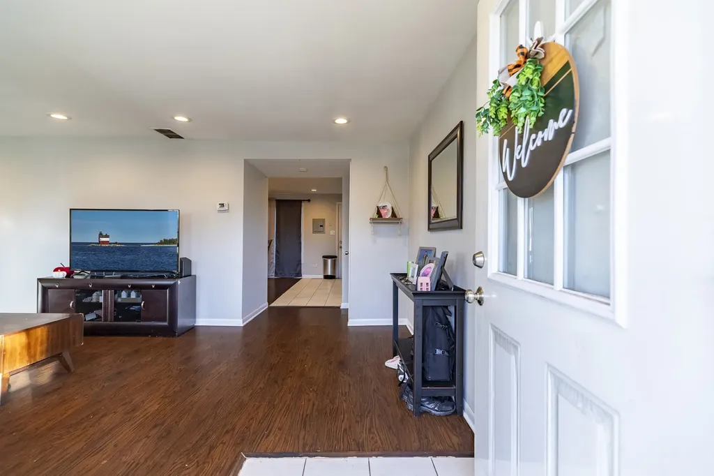 13415 South Mackinaw Avenue Chicago IL 60633