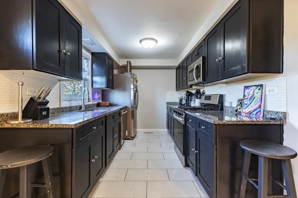 13415 South Mackinaw Avenue Chicago IL 60633