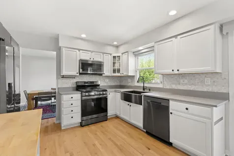1120 Thompson Boulevard Buffalo Grove IL 60089