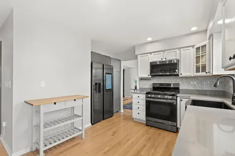 1120 Thompson Boulevard Buffalo Grove IL 60089
