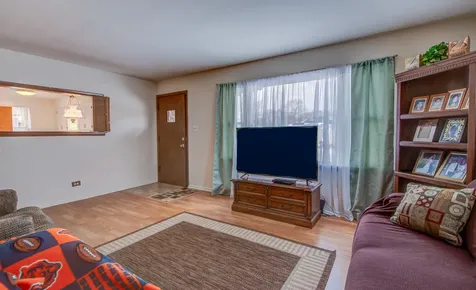 827 East 160th Place South Holland IL 60473