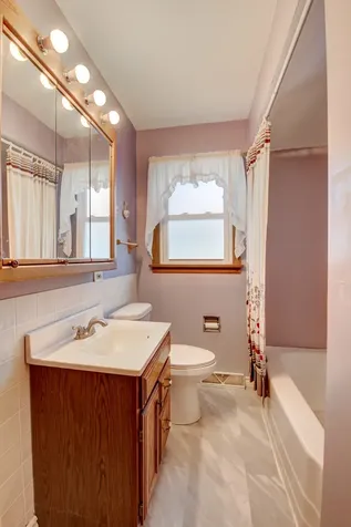 827 East 160th Place South Holland IL 60473