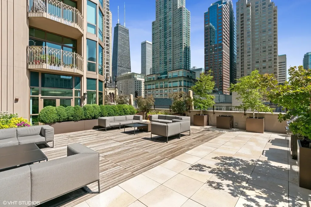 21 East Huron Street Chicago IL 60611
