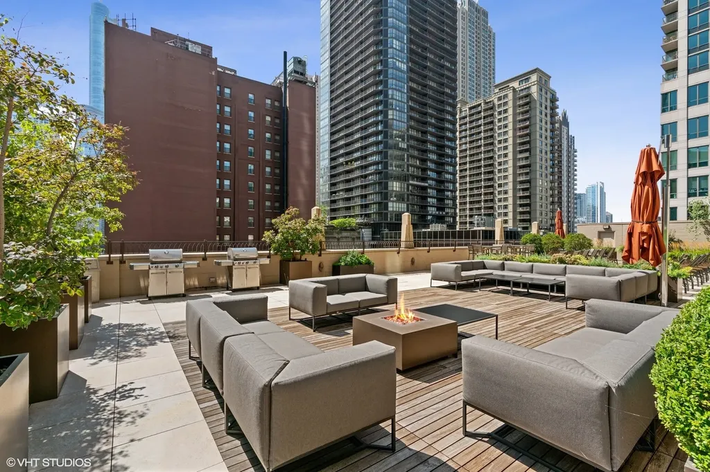 21 East Huron Street Chicago IL 60611